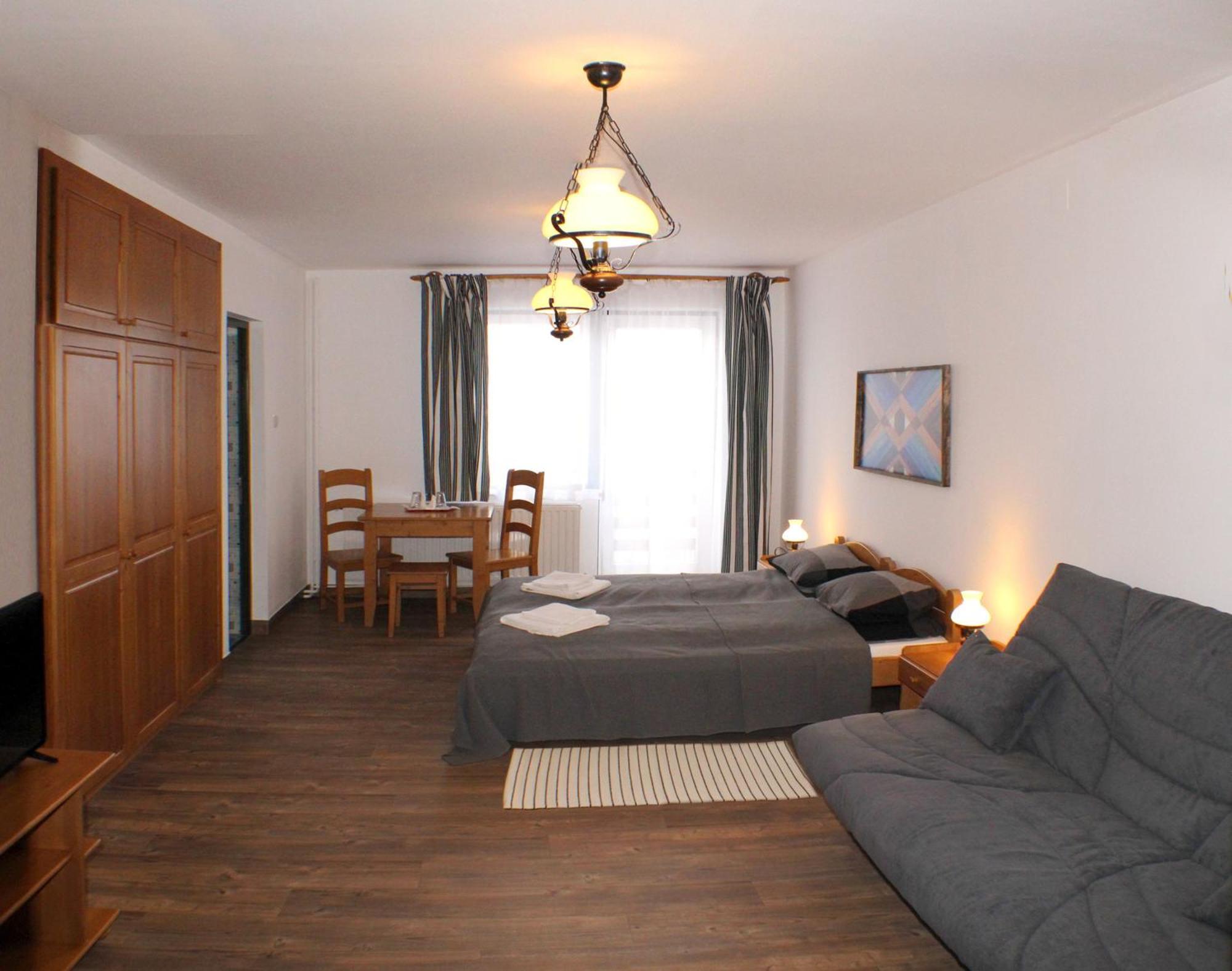 Sugo Panzio Madarasi Hargita Otel Izvoare  Dış mekan fotoğraf