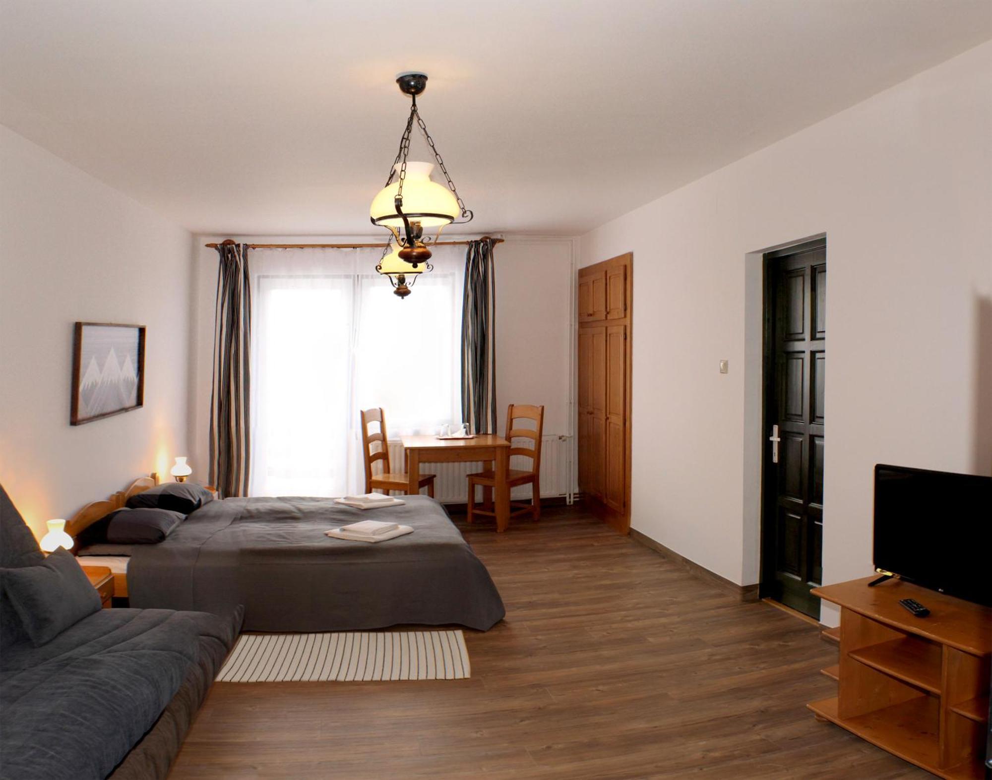 Sugo Panzio Madarasi Hargita Otel Izvoare  Dış mekan fotoğraf