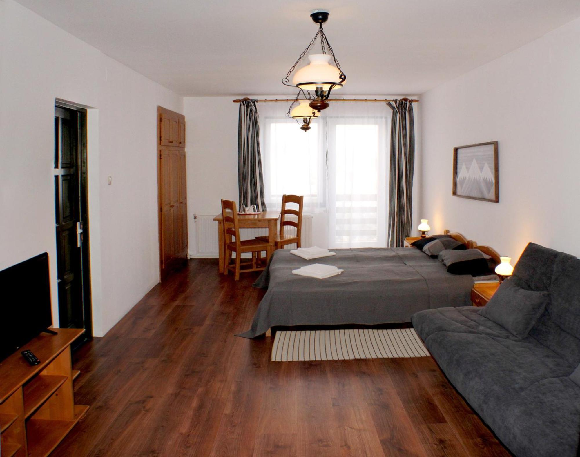 Sugo Panzio Madarasi Hargita Otel Izvoare  Dış mekan fotoğraf