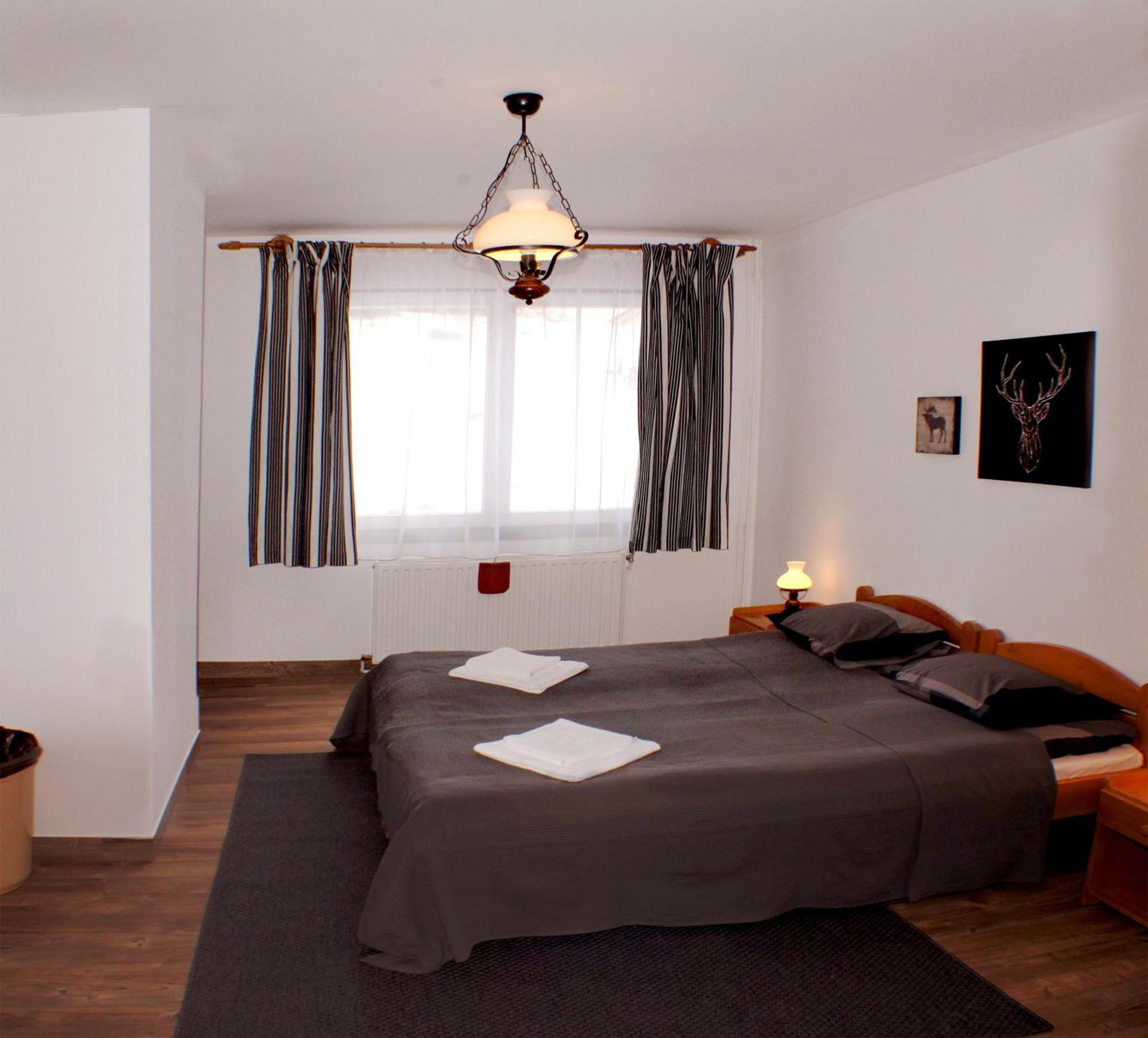 Sugo Panzio Madarasi Hargita Otel Izvoare  Dış mekan fotoğraf